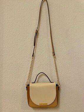 Steve Madden Two-Tone Cream and Tan Crossbody Bag with Gold Chain